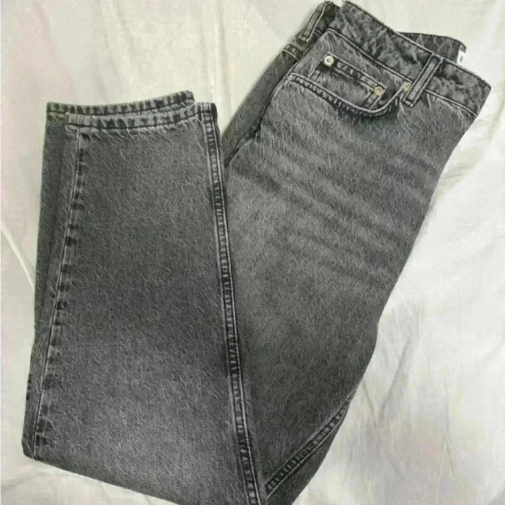 Woman’s Mango Baggy Mom Jeans in Dusty  Black